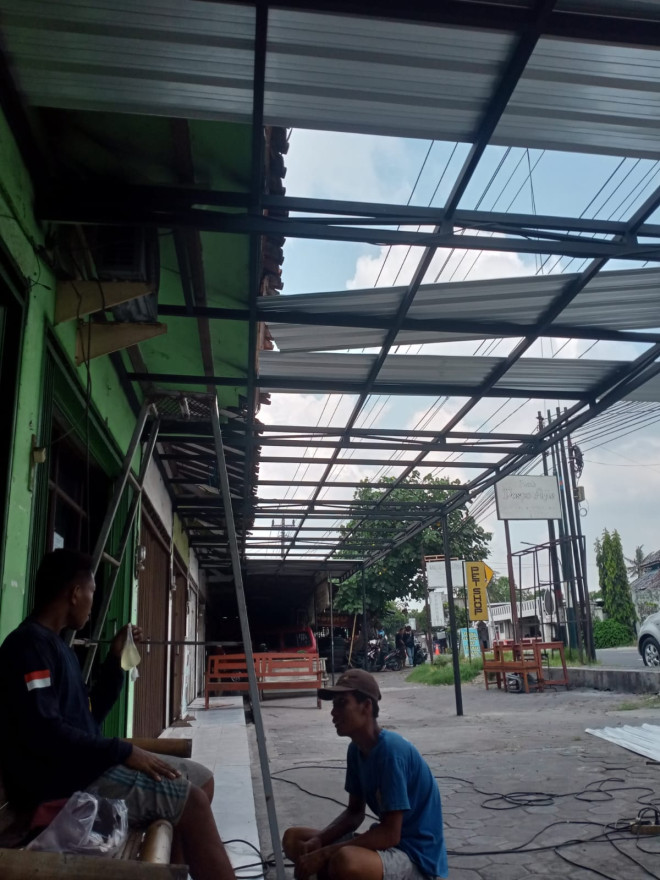 Proses Pemasangn Kanopi Ruko Jodog